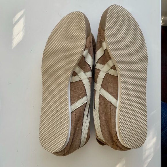 Brown and White Men's Sneakers - Picture 7 of 7